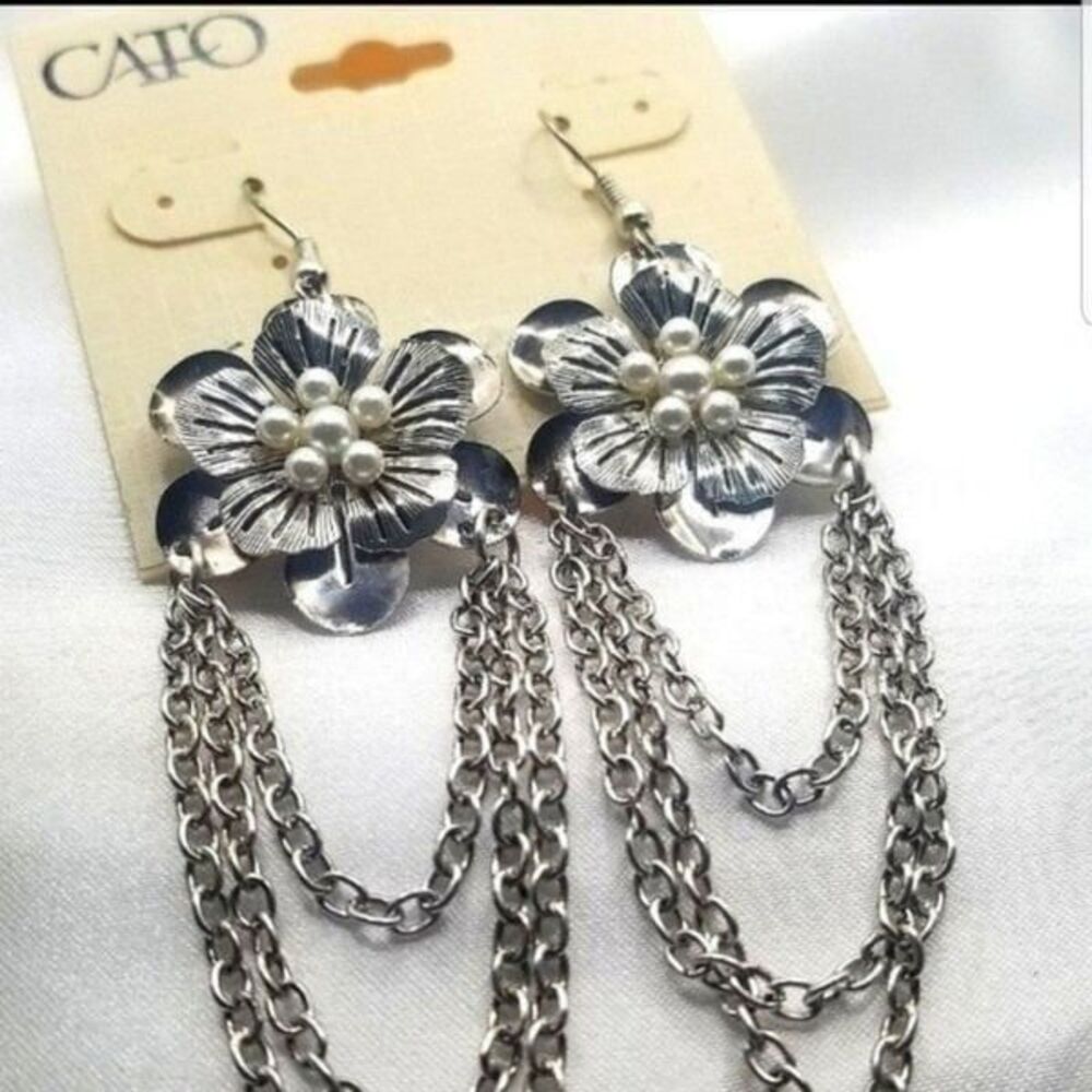 Silver toned hypoallergenic unique long Dangle pearl flower womans earrings.